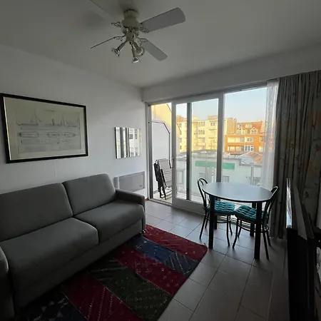 Cozy In Westende Apartment *